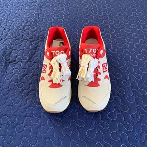 Kith x New Balance 1700 Canada Pack - Marshmallow